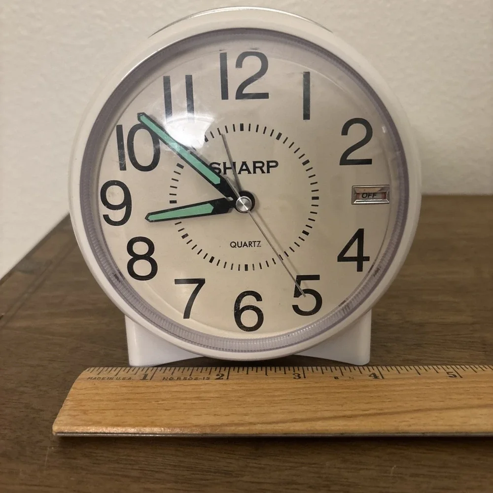 Sharp SPC127A Quartz Analog Alarm Clock W/ Glow In‎ The Dark Hands - Works